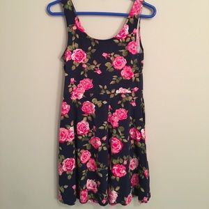 Floral skater dress 🌷